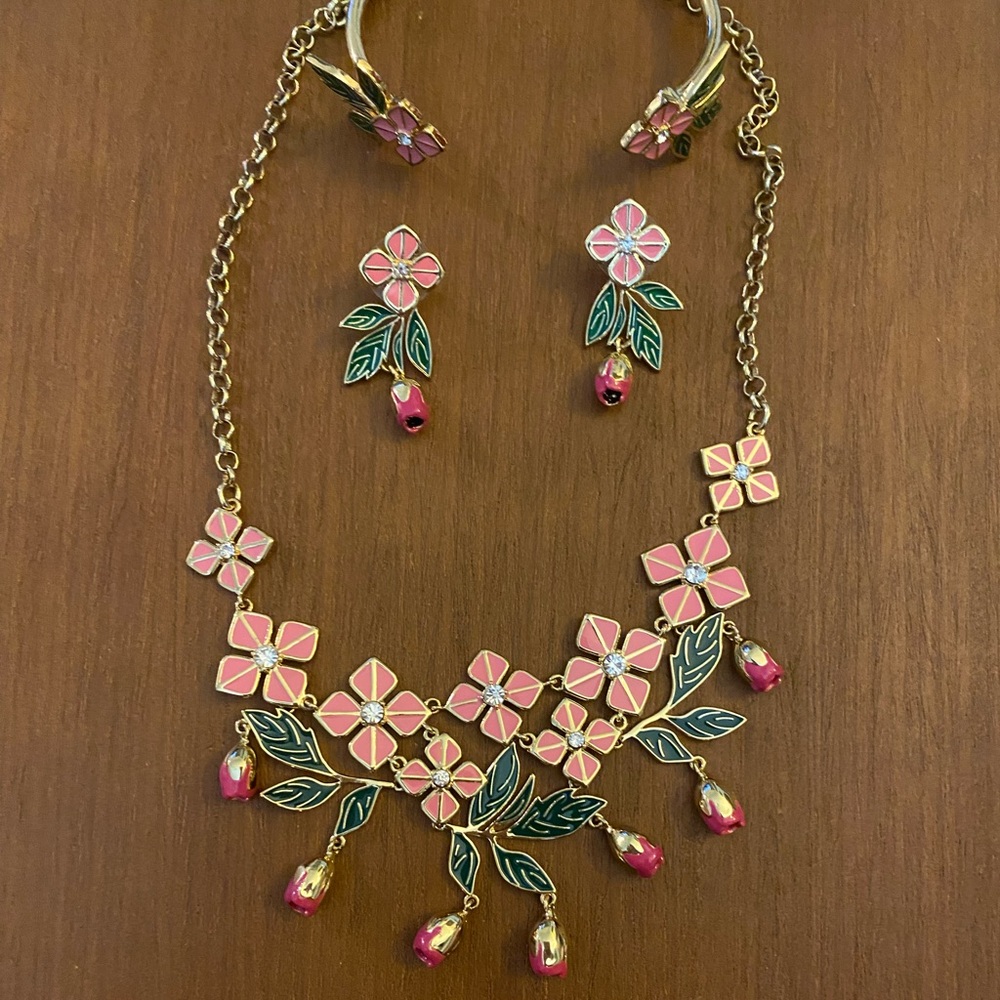 Ann Taylor floral necklace, bracelet, and earring set.
